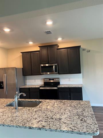 Foto del edificio - 109 Lamont Rd