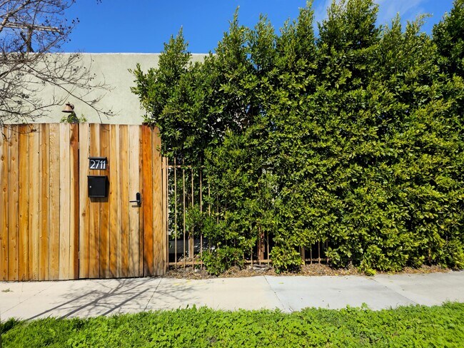 Foto del edificio - 2711 W 60th St
