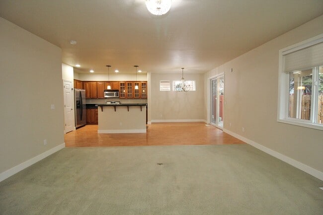 Foto del edificio - Spectacular Newer Construction Troutdale H...