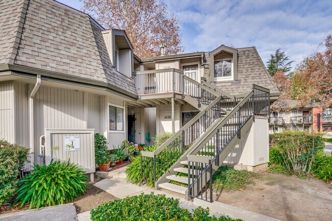 Building Photo - New Vinyl Plank Flooring, Fresh Interior Paint, 1 Car Garage + 1 Assigned Outdoor Parking Space -...