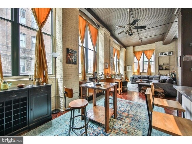 Building Photo - 429 N 13th St