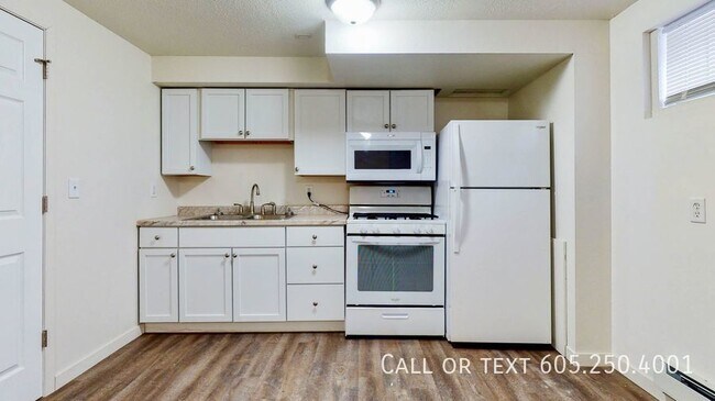 Foto del edificio - Modern 1 Bedroom Apartment in Historic Sio...
