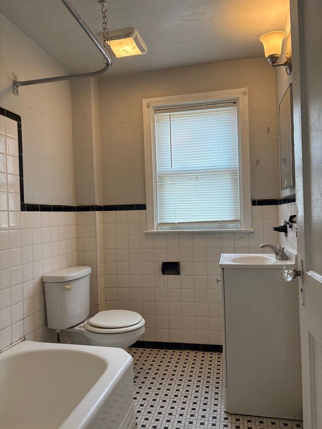 Foto del edificio - Clean 3BR home, Southeast neighborhood