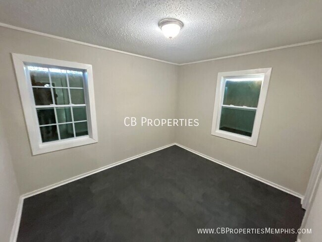 Foto del edificio - 2971 Forest Ave