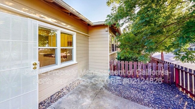 Building Photo - 1430 Sonoma Ave
