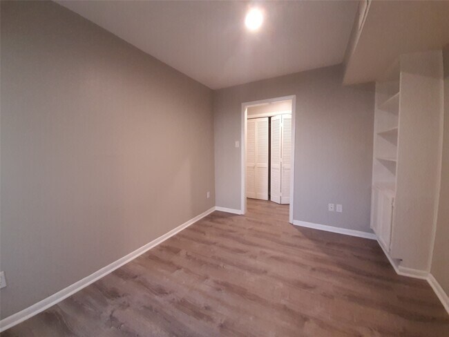 Building Photo - 767 Bering Dr