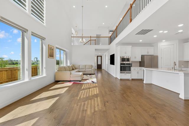 Foto del edificio - 1549 Pirene Aly