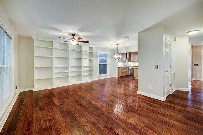 Building Photo - 22831 Rainbow Bend Ln