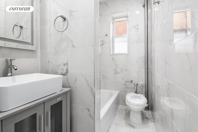 Foto del edificio - 566 Osborn St