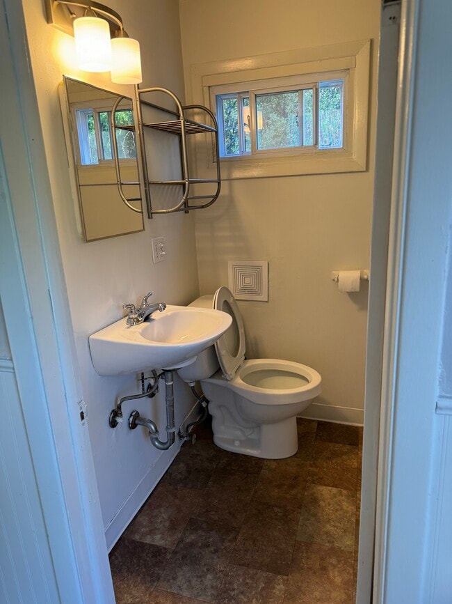 Photo - 1242 Cumberland Head Rd Apartment