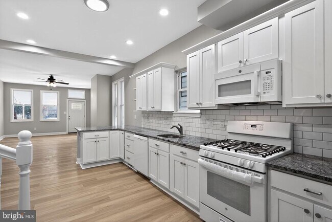 Foto del edificio - 325 Monmouth St