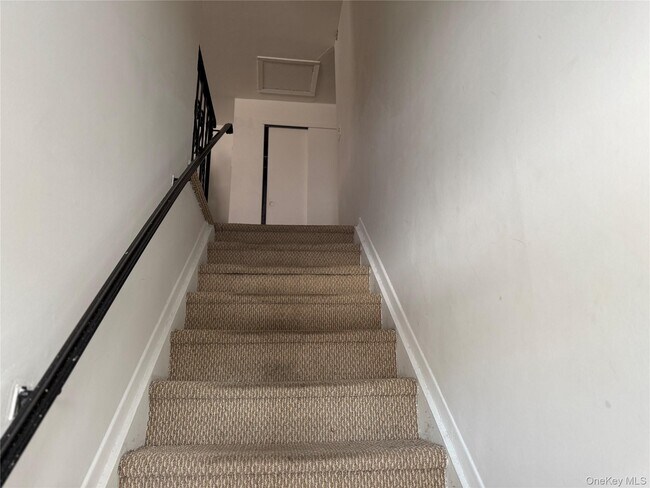 Foto del edificio - 55 Pinebrook Pl