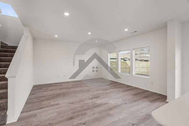 Building Photo - 10809 Mason Dr