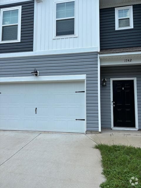 Building Photo - 1742 Snead Dr