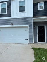 Building Photo - 1742 Snead Dr