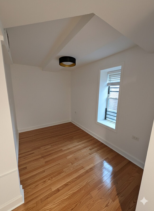 Foto del edificio - 1362 N Bosworth Ave