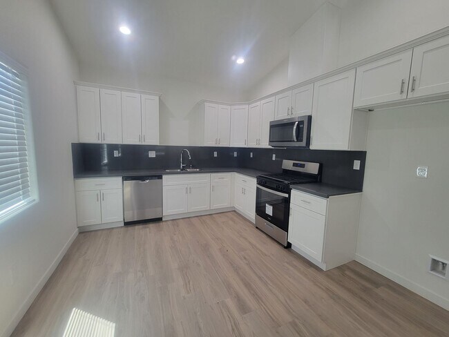 Building Photo - 8301 Grandy St