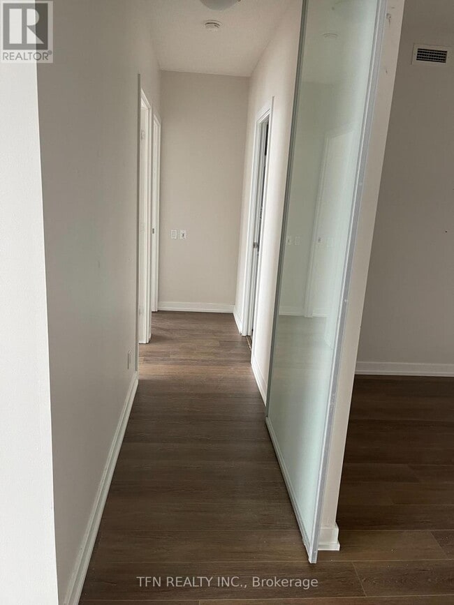 Photo du bâtiment - 33 Charles St E