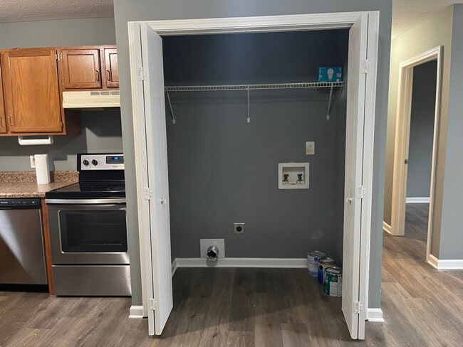 Foto del edificio - 236 McMurtry Rd