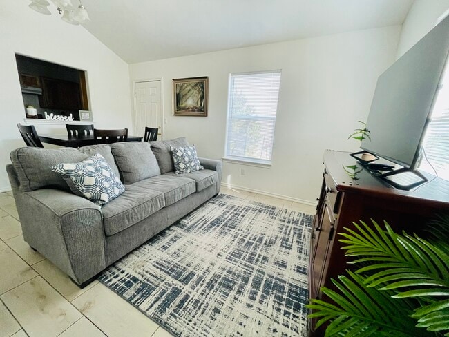 Building Photo - 816 Pecos River Dr