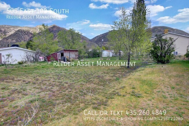 Building Photo - Perfect 3 Bedroom 1 Bathroom Single Family...