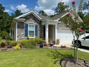 Building Photo - 9249 Crossbill Dr