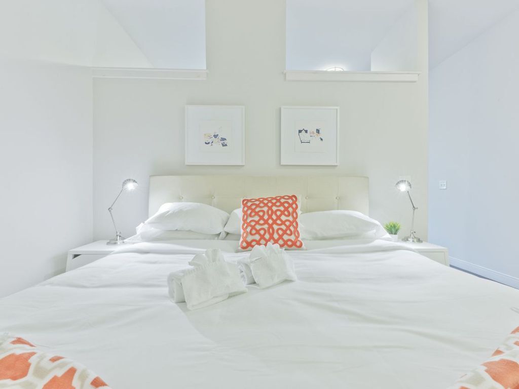 4230 Colfax Ave Unit 305, Studio City, CA 91604 Apartments in Studio