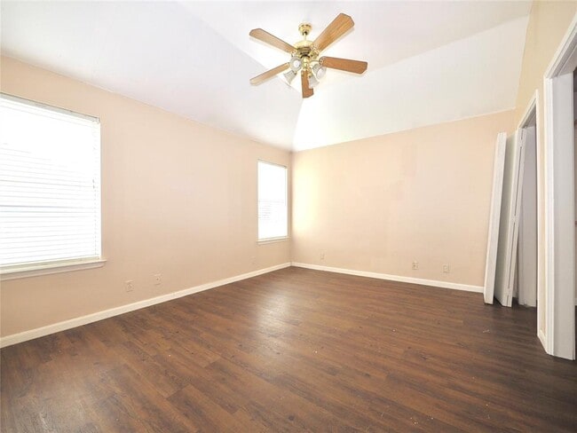 Building Photo - 321 Juniper Dr