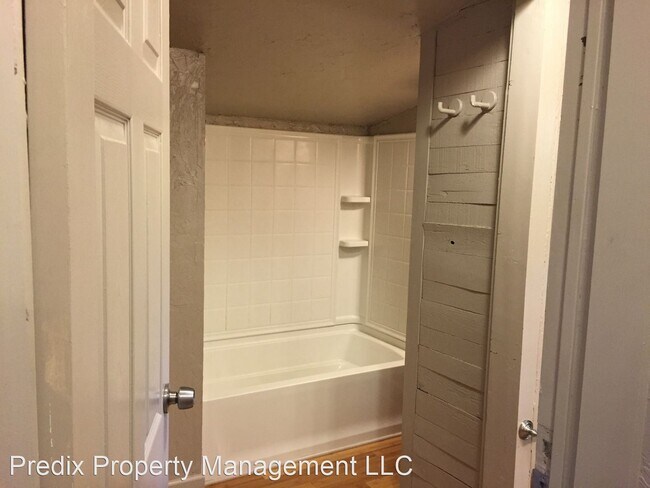Building Photo - 2 br, 1 bath House - 2421 Log Cabin Rd.