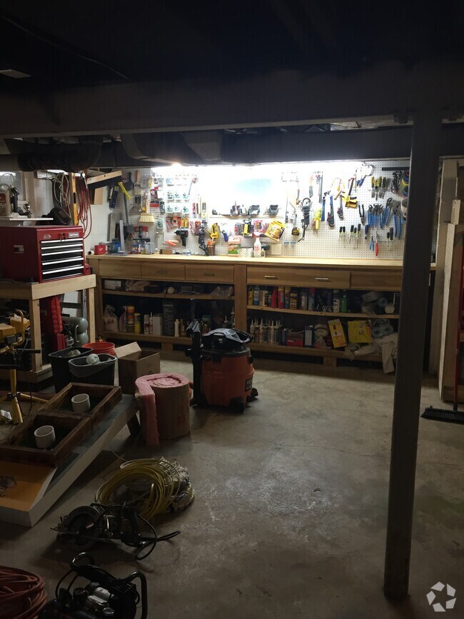 Apartments For Rent in Mission Hills, KS 3 Rentals