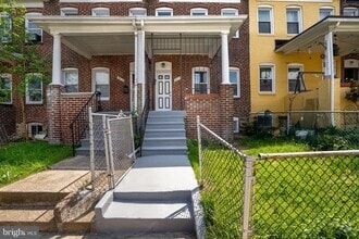 Building Photo - 2615 Lauretta Ave
