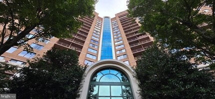 Building Photo - 10101 Grosvenor Pl
