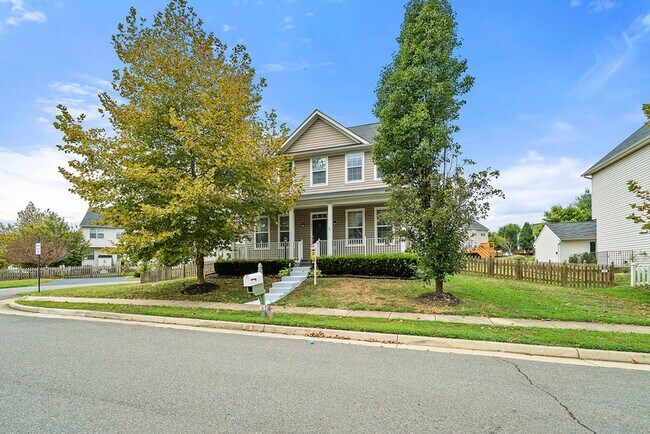 Building Photo - 14296 Blue Heron Way