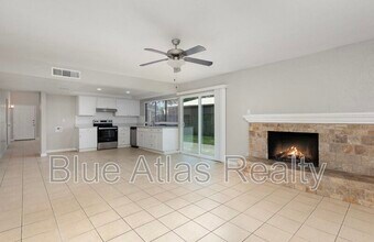 Building Photo - 2614 Crestmoor Ct