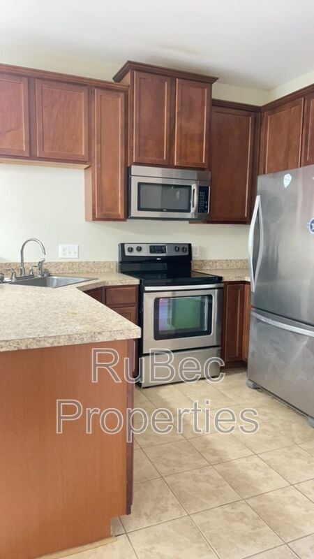 Building Photo - 2103 Chantilly Ln