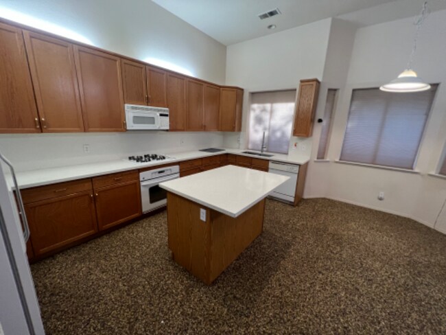 Foto del edificio - 7563 N Carnegie Ave