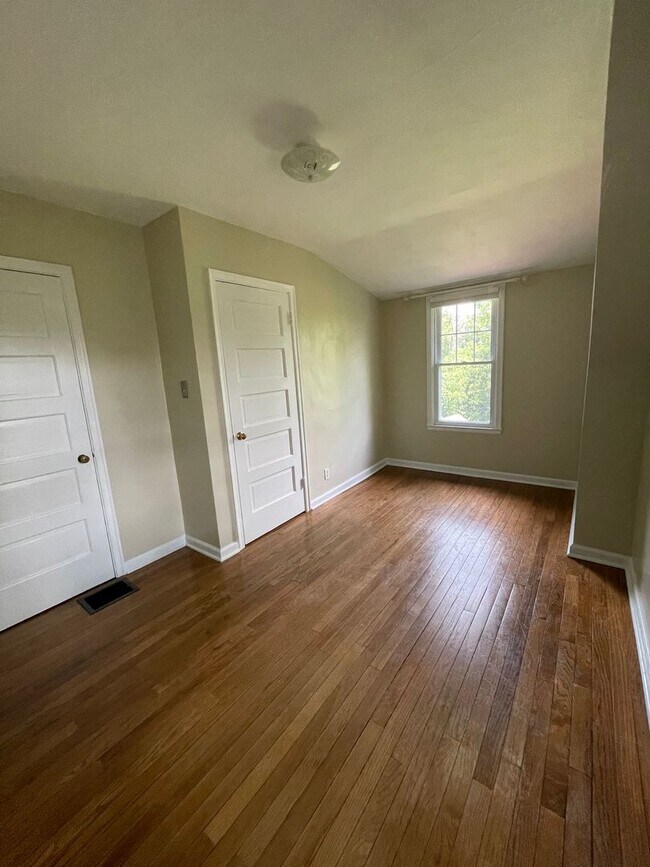 Foto del edificio - 3 Bedroom/1 Bath Single Family in Suncrest Close to Medical Facilities - Available 8/05/2026