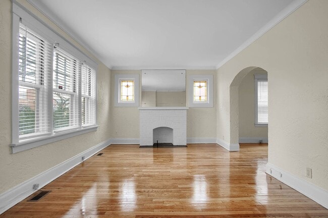 Foto del edificio - 7230 Amherst Ave