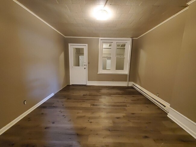 Foto del edificio - 221 N Penn St