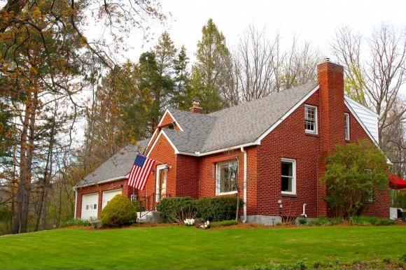 Building Photo - 624 Sunset Dr