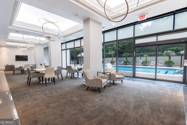 Foto del edificio - 2660 Peachtree Rd NW