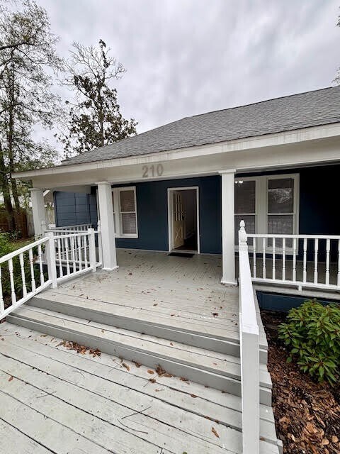 Foto del edificio - 210 E Phillips St