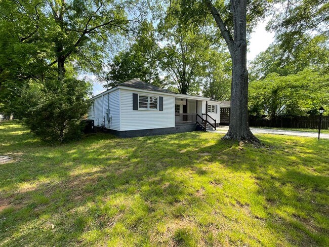 Foto del edificio - Updated 3/1 House in Cedartown- $1,395