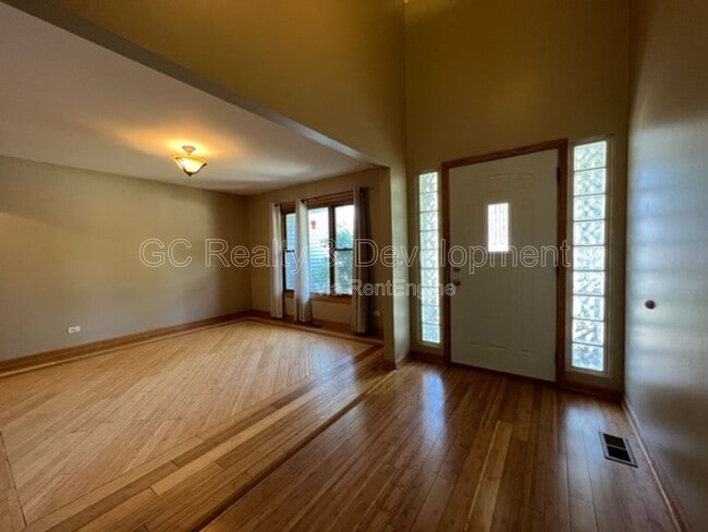 Building Photo - 2805 Breckenridge Cir
