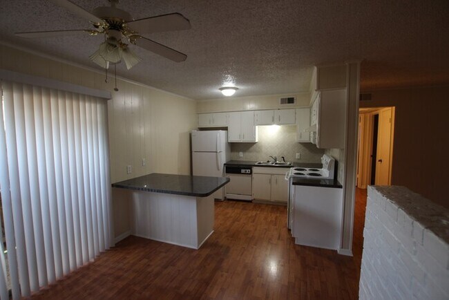 Building Photo - TOUR TODAY! Willow Park Town Homes- (Unit 20) 2 Bedroom Town house for Rent in Lindale!