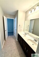 Building Photo - 210 Willow Oak Dr