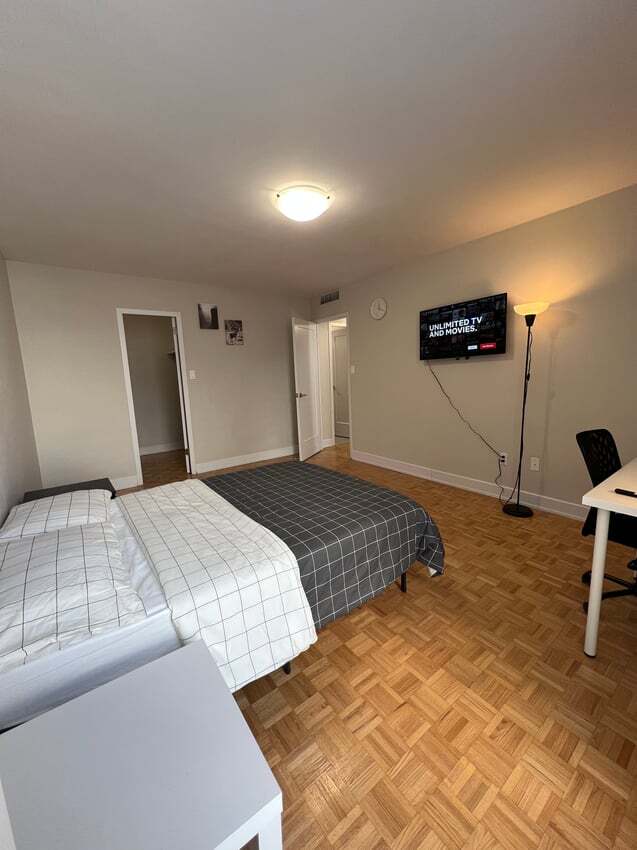 Photo du bâtiment - Premium Deluxe - Rosehill Avenue & Yonge Street