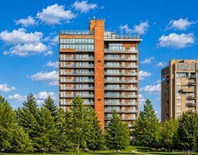 Building Photo - 1133 Race St