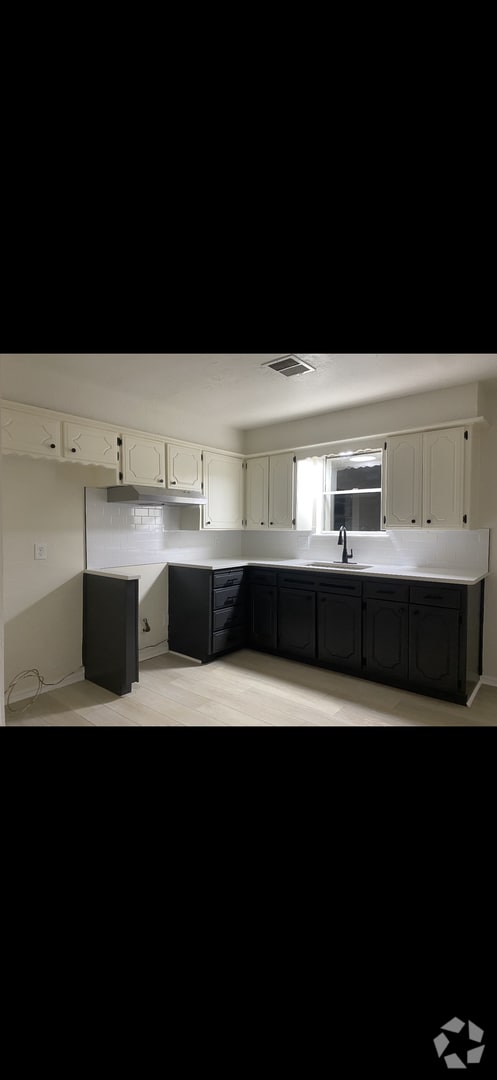 Building Photo - 3120 Lazy Ln