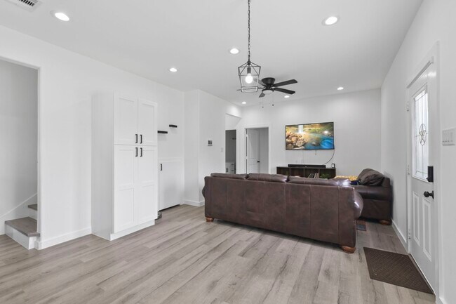 Foto del edificio - 5208 Laura Koppe Rd